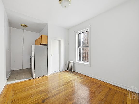 4th image of 29 E 17th St APT 320