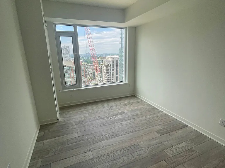 11 Yorkville Ave W #1913 — Photo 18