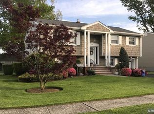 326 Hiemstrand Ct, Saddle Brook, NJ 07663