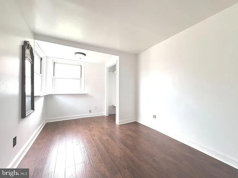 2241 Knorr St — Photo 14