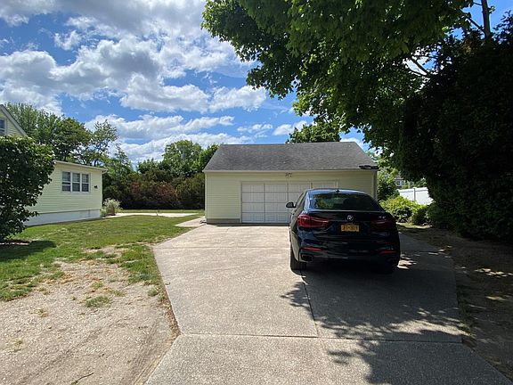 2nd image of 60 Schmeelk Pl