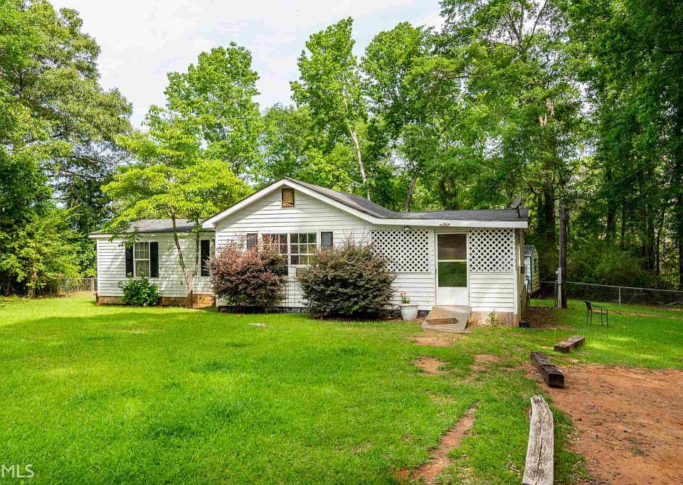 2nd image of 105 Magnolia Cir