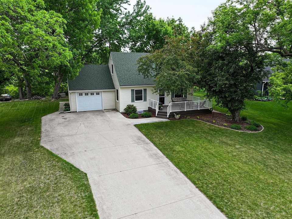 1st image of 406 Fingal Ct