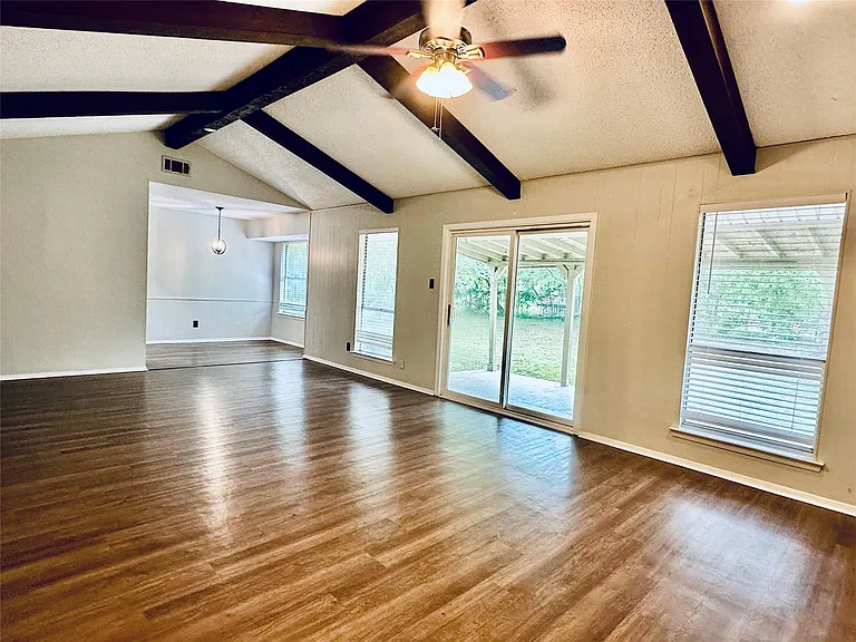 1504 Sagebrush Dr — Photo 5