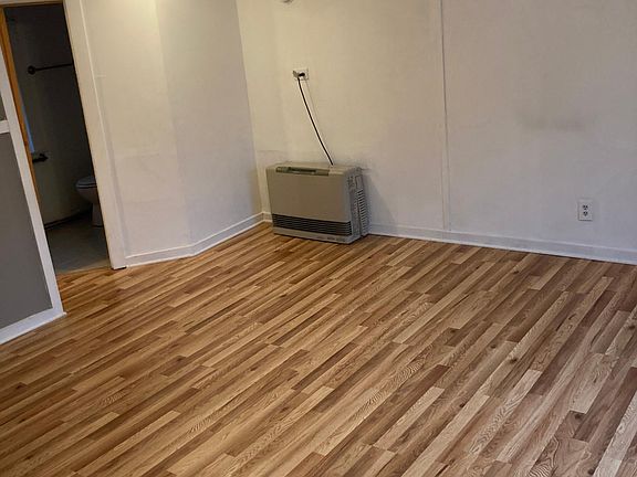 5th image of 27 Central Park Ave Unit 4