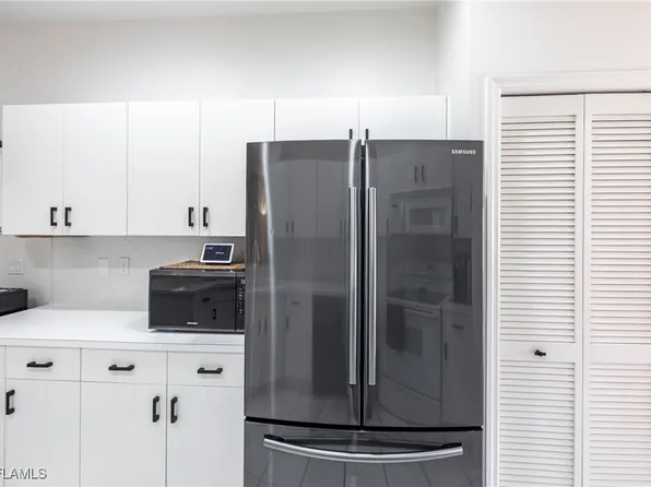 11302 Lakeland Cir, Fort Myers, FL 33913