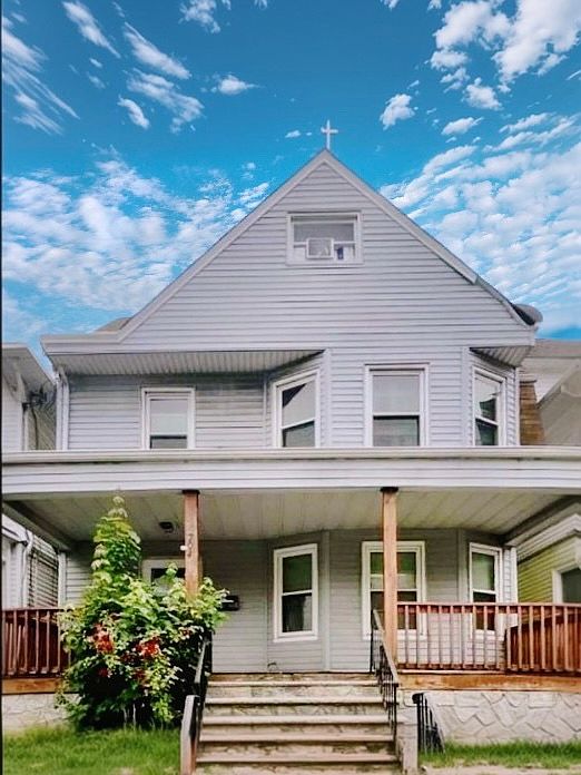 1st image of 702 704th Ave #1