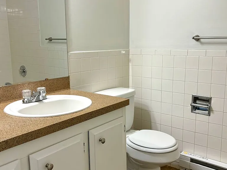 Meydenbauer Court Apartments — Photo 8