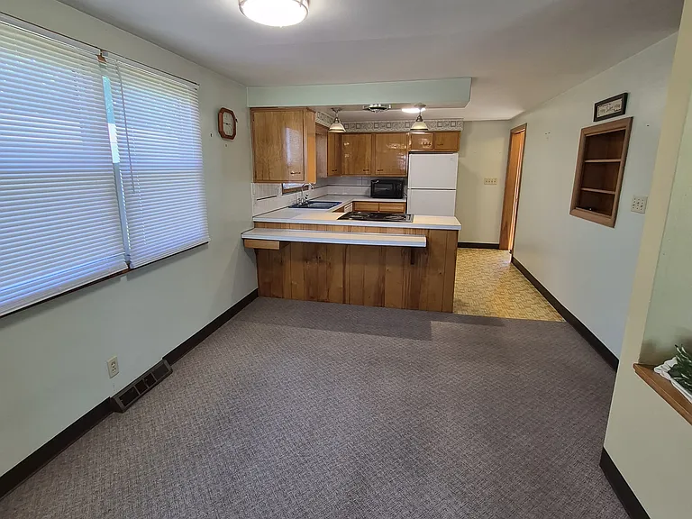 324 Church Ave SE — Photo 4