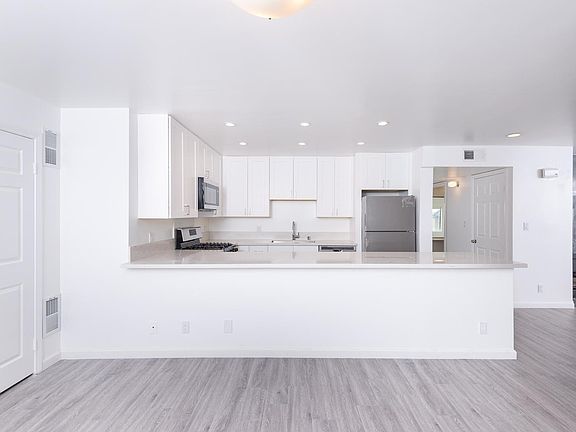 2nd image of 1555 S Bundy Dr #305