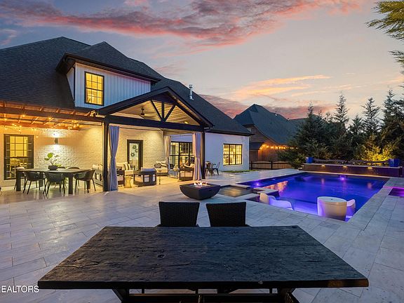 2nd image of 12017 Salt Creek Ln