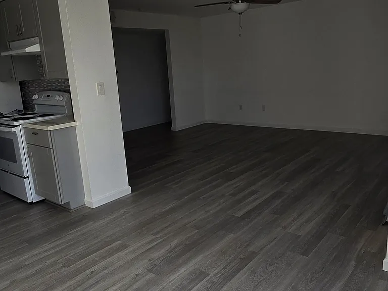 333 Orange Ave #15 — Photo 16