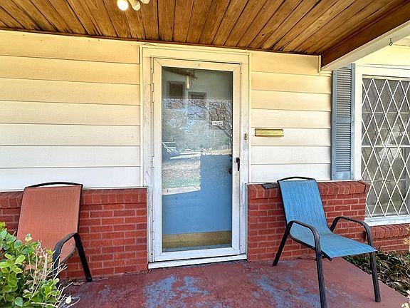 2nd image of 615 Carlisle Dr