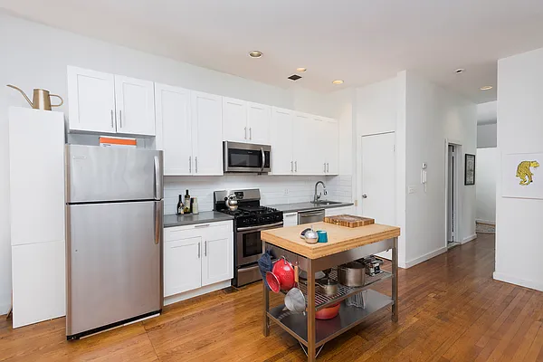 Rented by Douglas Elliman | media 15