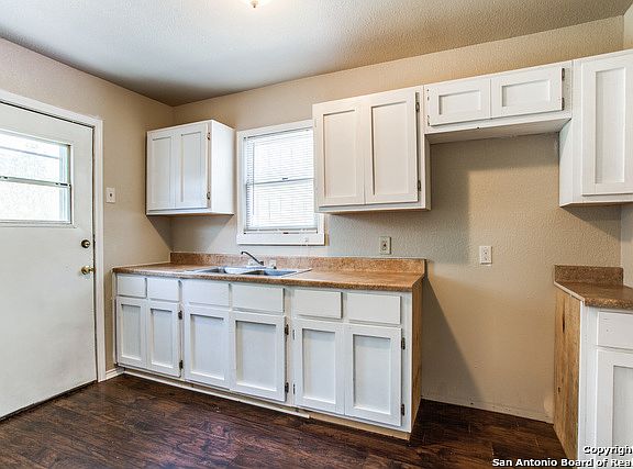 4th image of 1746 Arbor Pl