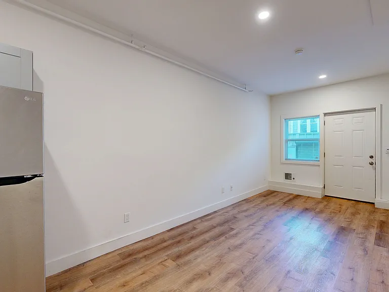 2847 Folsom St #8 — Photo 4