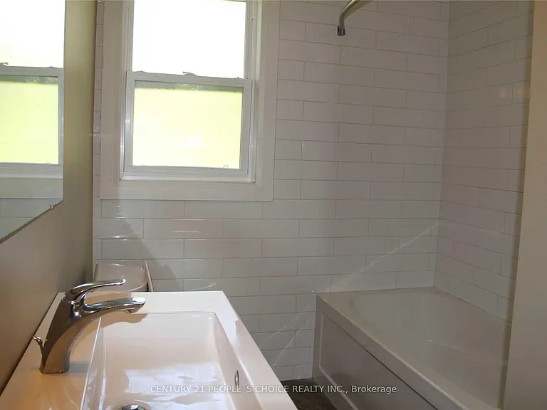 39 Meadowland Dr — Photo 8