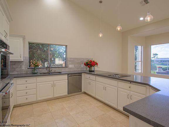 4th image of 15414 W Fairmount Ave