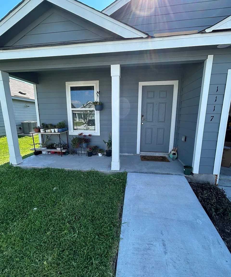 4 bed, 1667 sqft, $2,390 — Photo 2