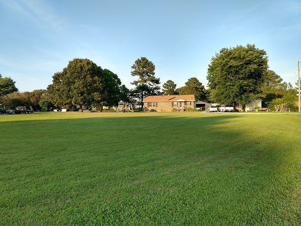 1st image of 100 Haywood Dr