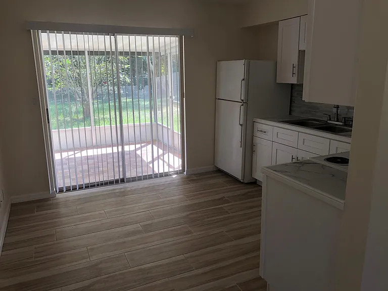 2215 Forest Dr — Photo 28