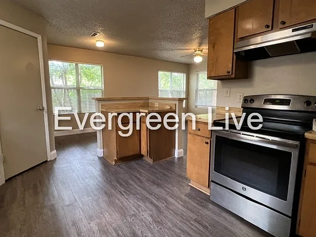 202 Barrow Ct — Photo 14