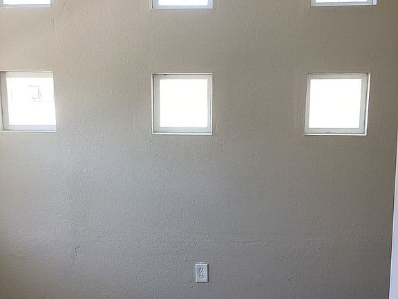 4th image of 720 S Eugenia Ave #8560289DF