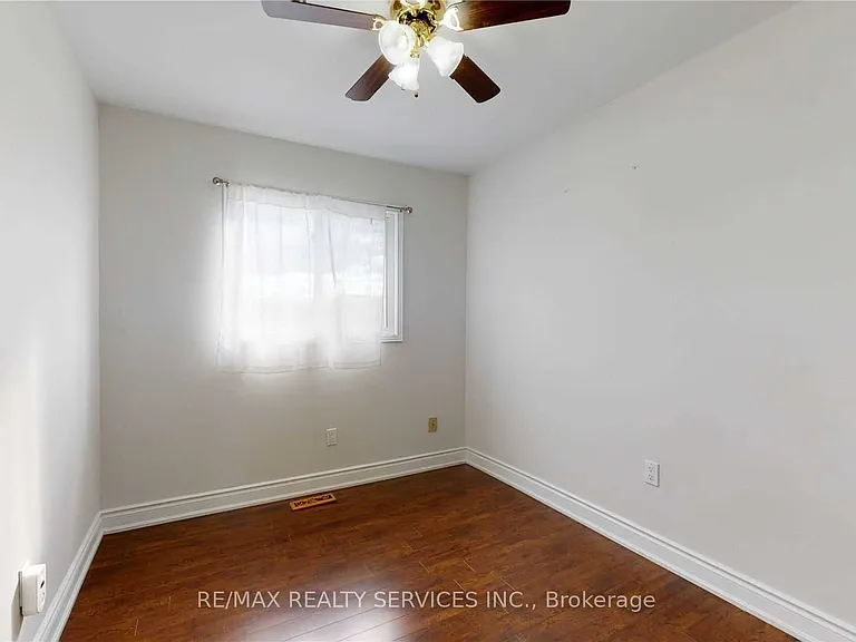 44 Elmstead Ct — Photo 11