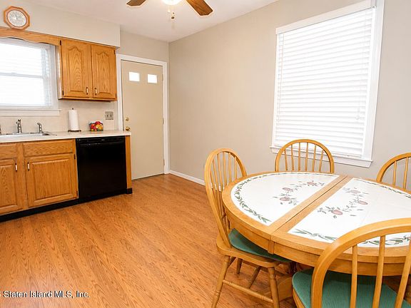 3rd image of 133 Corbin Ave