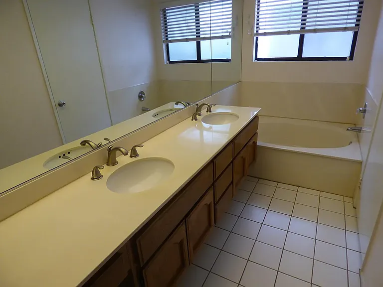 1310 Albariza Pl #3 — Photo 10