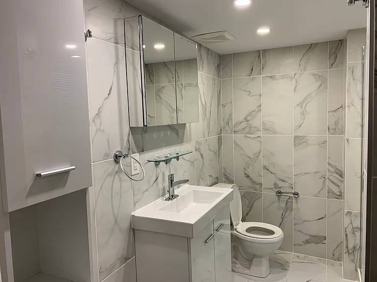 575 Maclaren St #9 — Photo 10