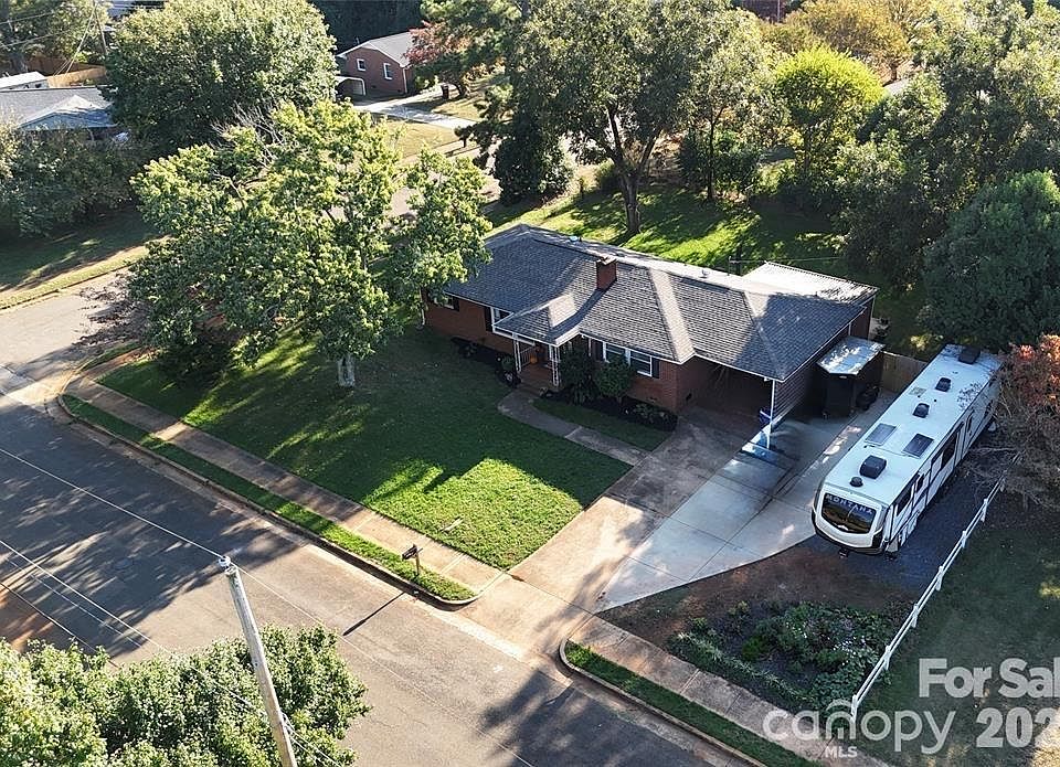 1st image of 733 Norwood Ave