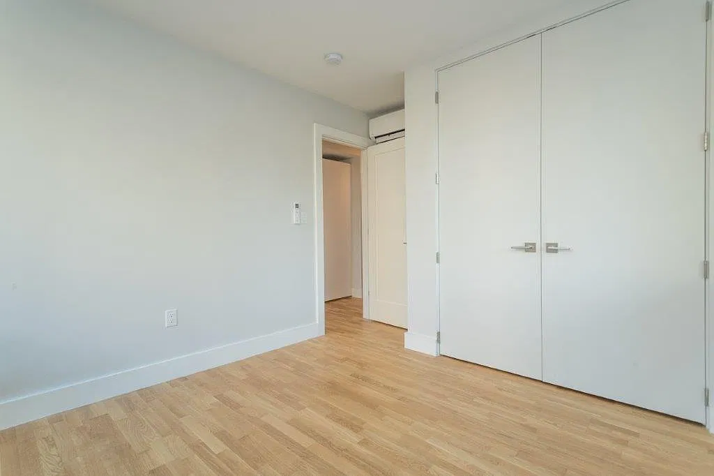 3 bed, 844 sqft, $4,600 — Photo 1