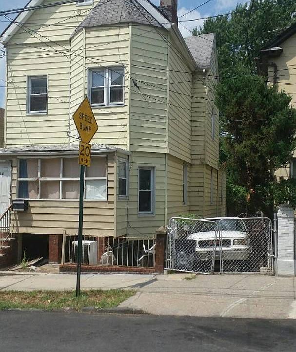1st image of 131 Hendricks Ave