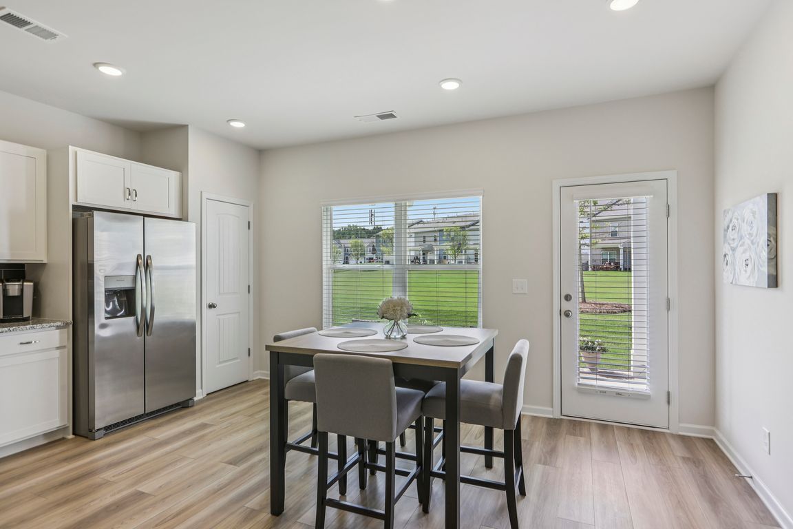 Chastain Dr-1906-011.jpg
