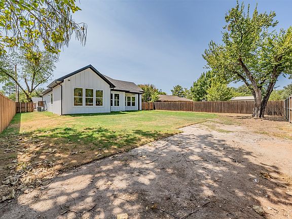 5th image of 305 Hobbs Ave