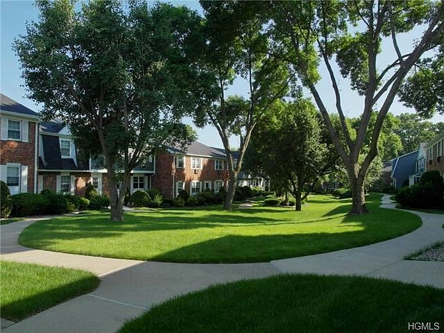 2nd image of 93 Doxbury Ln