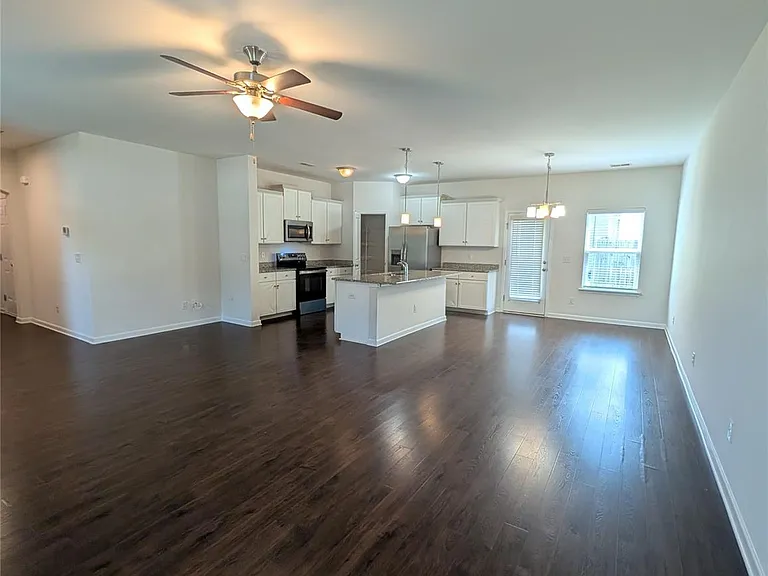 9331 Arbor Creek Dr — Photo 2