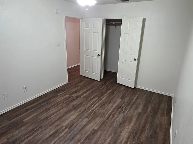 Autumn Ridge 2 BR/2 BA — Photo 32