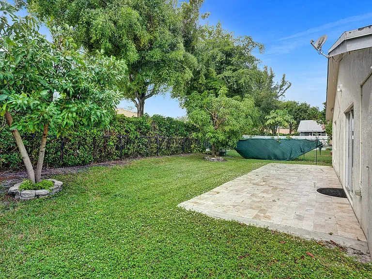 1245 SW 46th Way — Photo 30