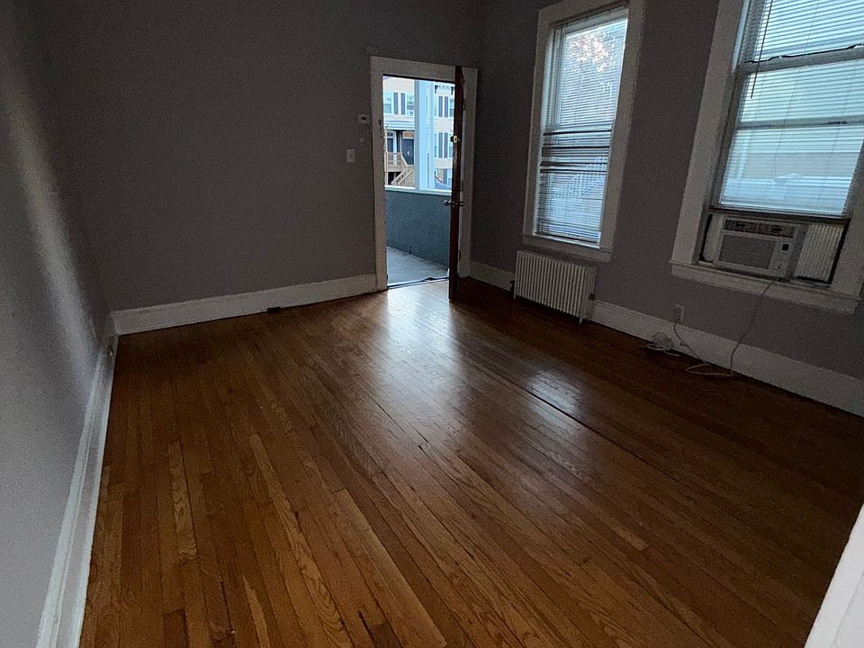 1st image of 481 W Grand Ave APT 1