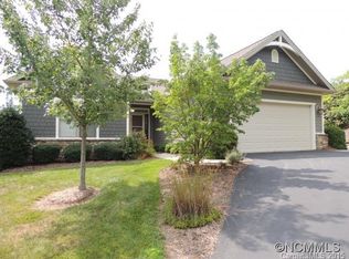 20 S Cove Smt, Hendersonville, NC 28739