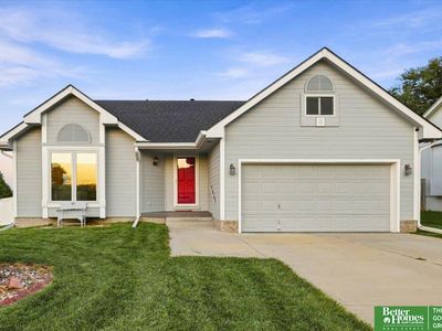 713 Diamond Ln, Papillion, NE, 68133