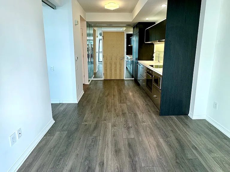 45 Charles St E #2805 — Photo 3
