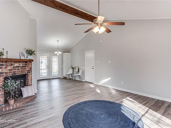 3rd image of 4814 Bragg St