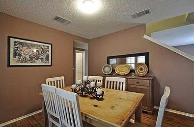 4th image of 2208 Georgian Dr