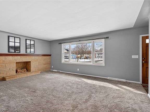 5th image of 390 Ridgefield Ave