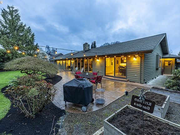 3rd image of 2071 Musket St