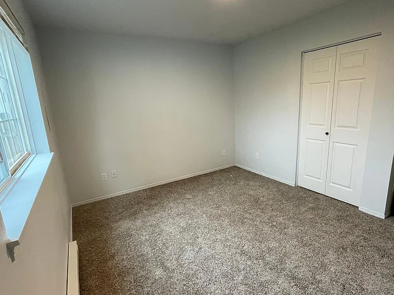 2433 N Pittsburg St — Photo 8