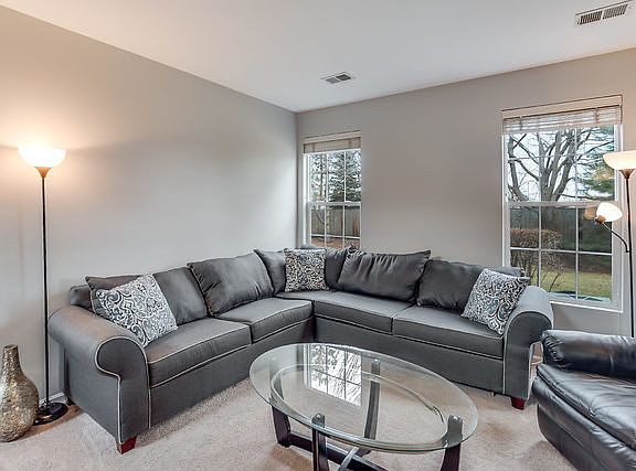 3rd image of 1061 Sheridan Cir #0